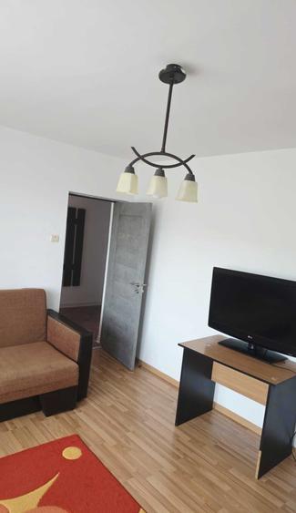Apartament cu 2 camere decomandat în Cedonia