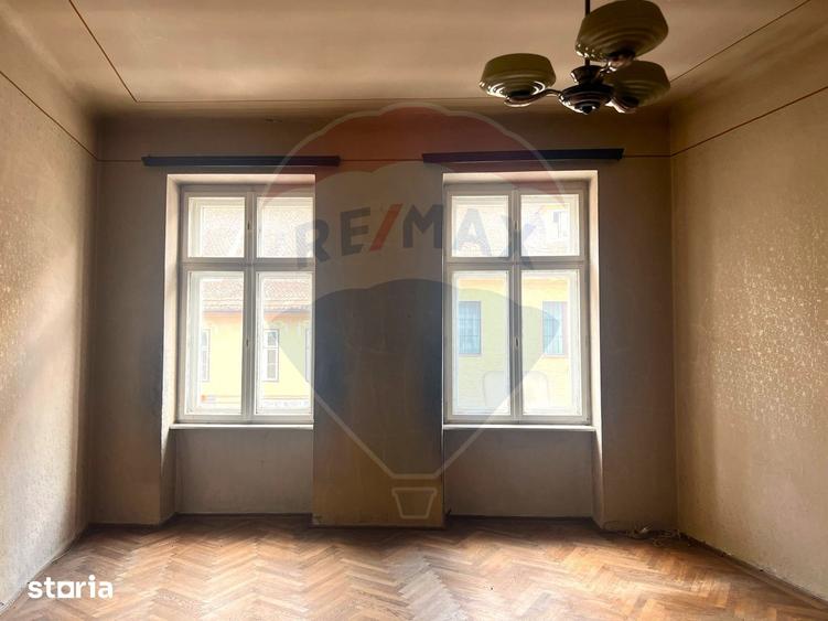 Apartament cu 4 camere în Centrul Istoric