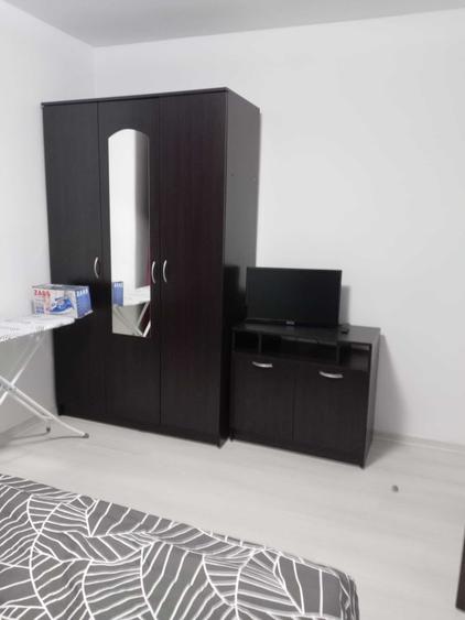 Apartament cu 2 camere semidecomandat în Olteniței
