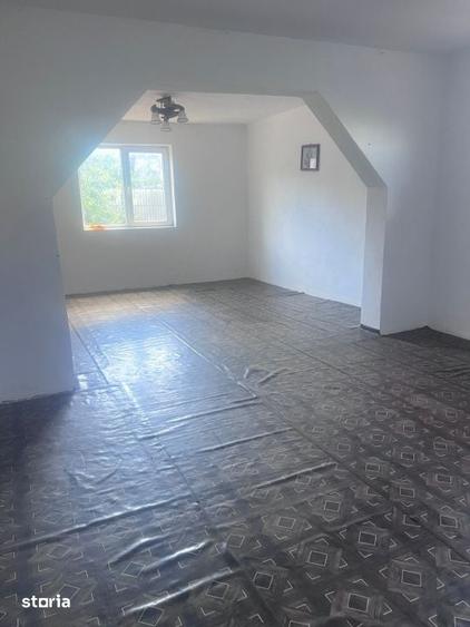 Casă cu 7 camere cu Teren 580 Mp în Șimnicu de Sus
