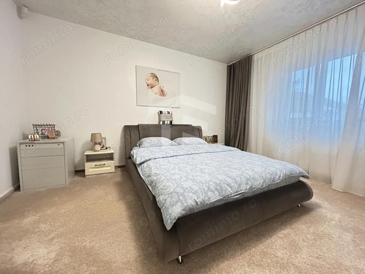 Casă cu 12 camere cu Teren 608 Mp în Central