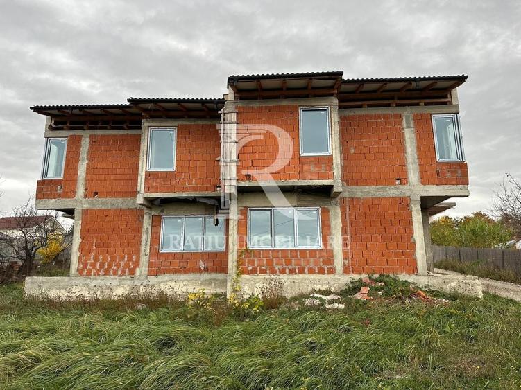 Duplex cu 6 camere cu Canalizare în Dealuri Oradea