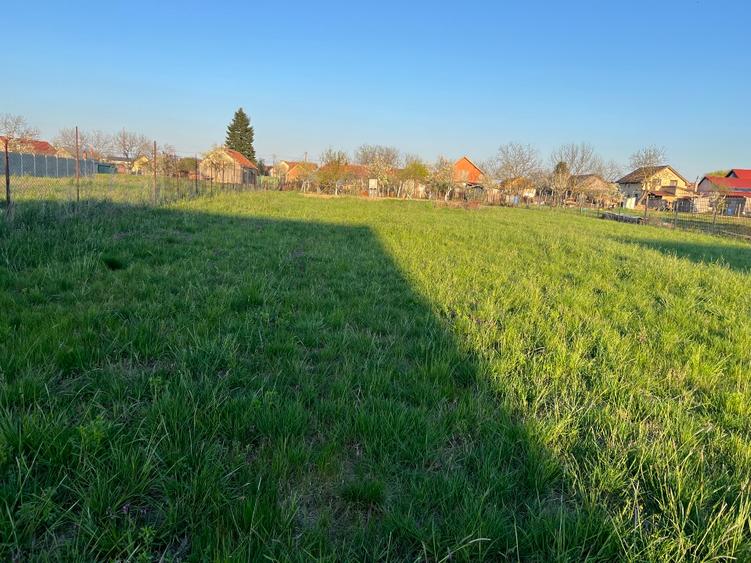 Teren Construcții intravilan de 1019 mp, în Urseni