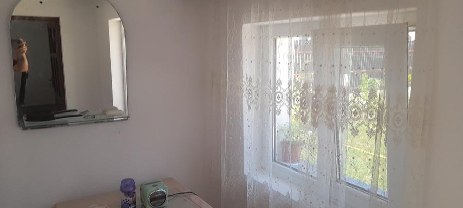 Casă individuală cu 2 camere cu Canalizare în Perșinari
