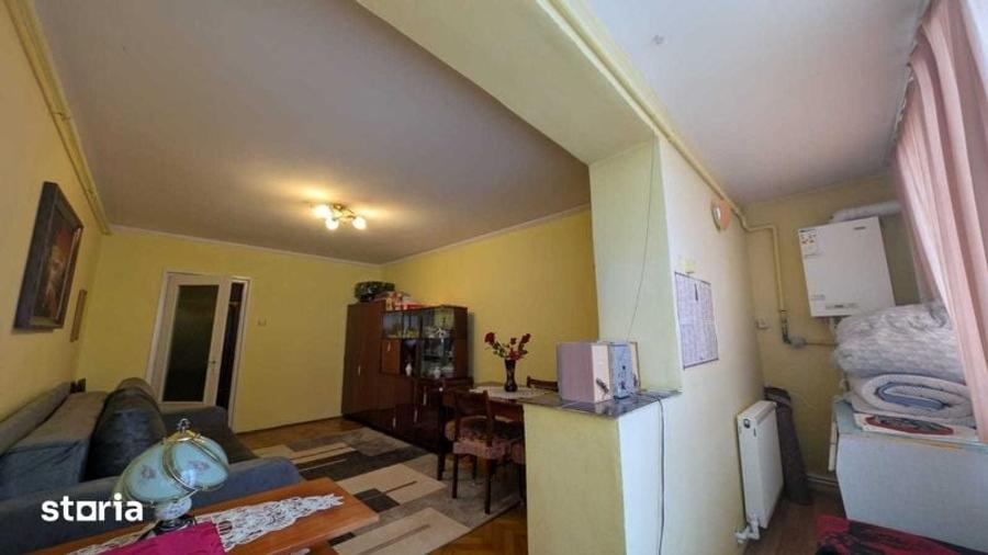 Apartament cu 2 camere decomandat în Petros
