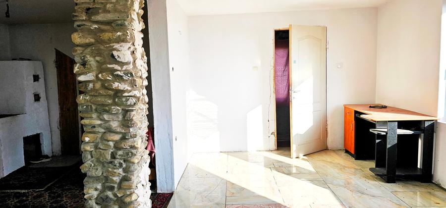 Casă cu 5 camere cu Teren 1407 Mp în Exterior Vest