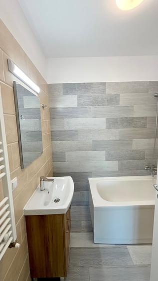 Apartament cu 4 camere semidecomandat în 13 Septembrie