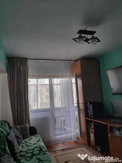 Apartament cu 4 camere decomandat în Micro 17