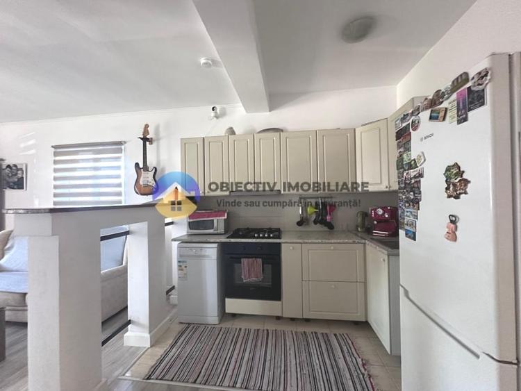 Casă cu 3 camere cu Canalizare în Central