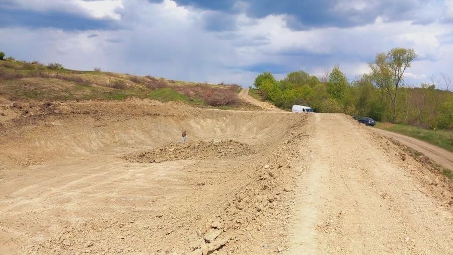 Teren de 45000 mp, în Fundătura