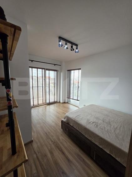 Apartament cu 3 camere semidecomandat, mobilat în Bună Ziua