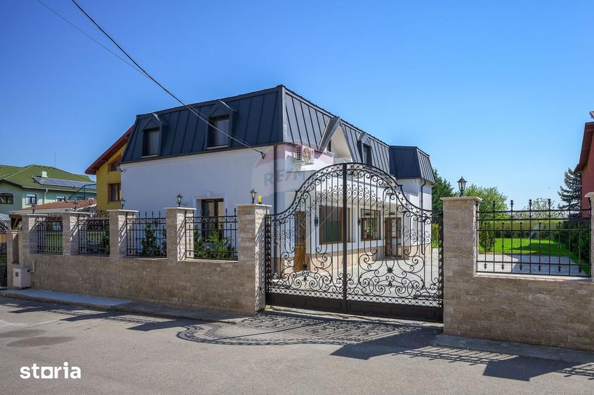 Casă cu 5 camere cu Teren 1000 Mp în Central