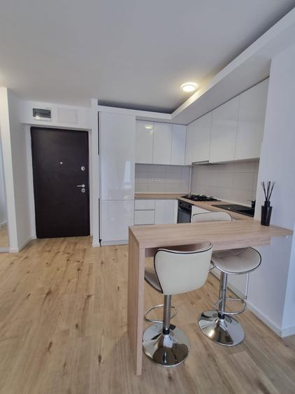 Apartament cu 2 camere semidecomandat, mobilat în Floreasca