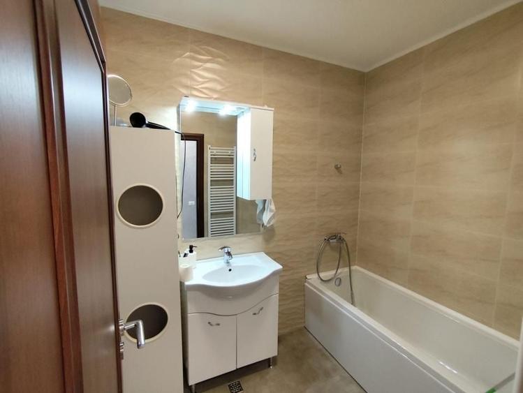 Apartament cu 3 camere decomandat, mobilat în Albert