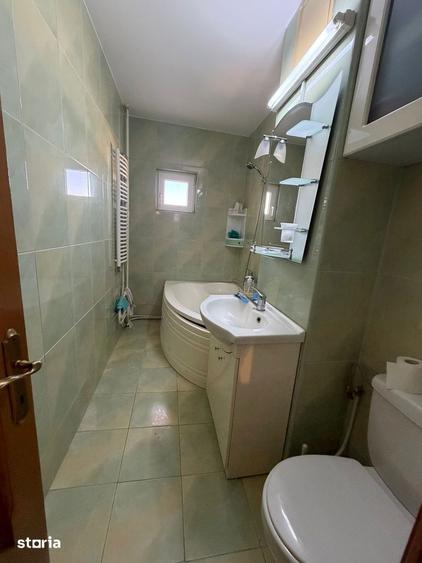 Apartament cu 3 camere decomandat în Ștefan cel Mare