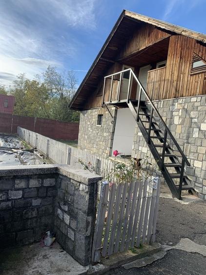 Casă cu 4 camere în Central