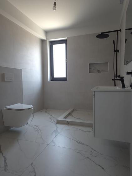 Casă individuală cu 5 camere cu Canalizare în Central