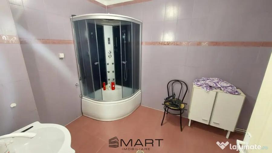 Casă cu 8 camere cu Teren 800 Mp în Central