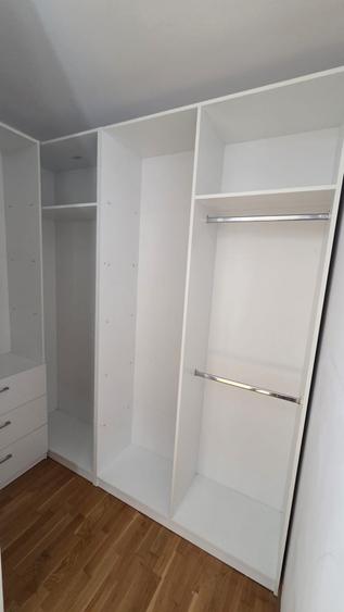 Apartament cu 3 camere decomandat în Berceni