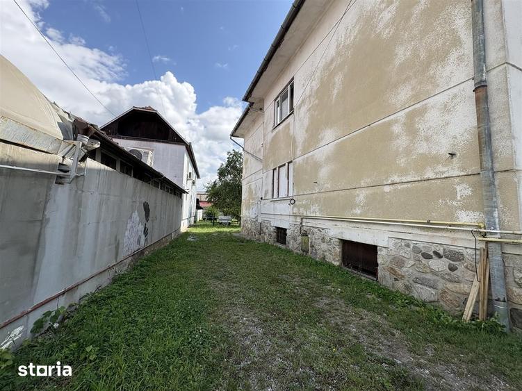 Casă cu 4 camere cu Teren 900 Mp în Calea Dumbrăvii