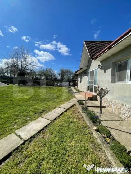 Casă cu 3 camere cu Teren 3000 Mp în Central