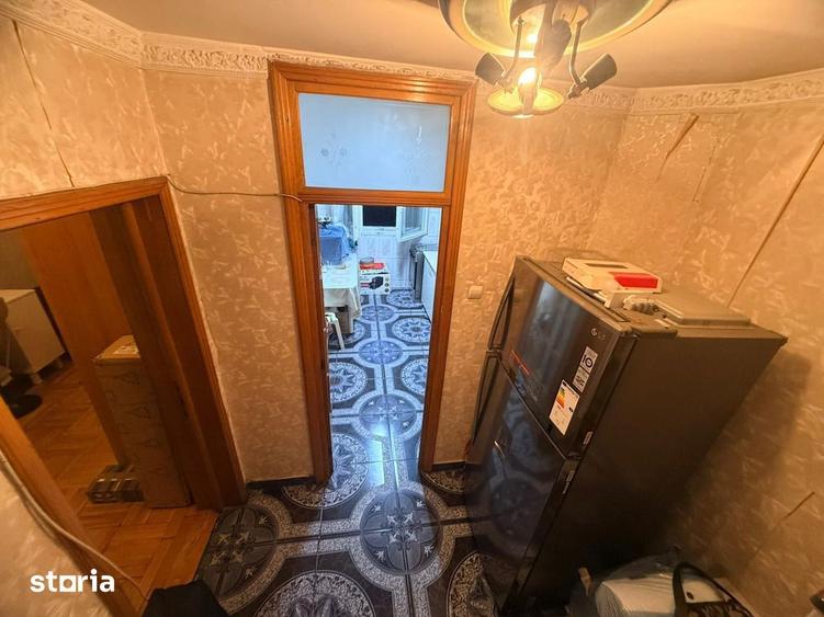 Apartament cu 3 camere semidecomandat, mobilat în Tei — fotografia 1
