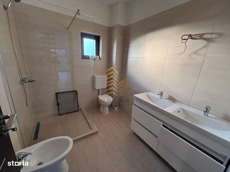 Casă cu 4 camere în Ciupercenii Noi