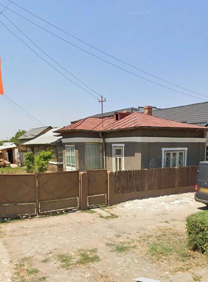 Casă cu Teren 2561 Mp în Central