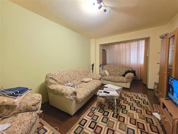 Apartament cu 2 camere decomandat, mobilat în 1 Decembrie