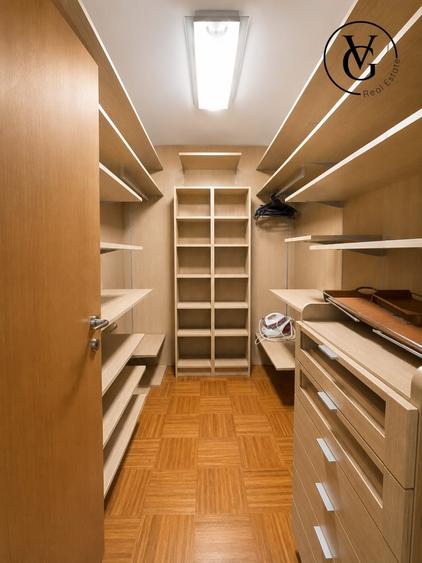 Apartament cu 4 camere decomandat, mobilat în Capitale