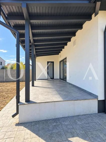 Duplex cu 4 camere cu Canalizare în Șag