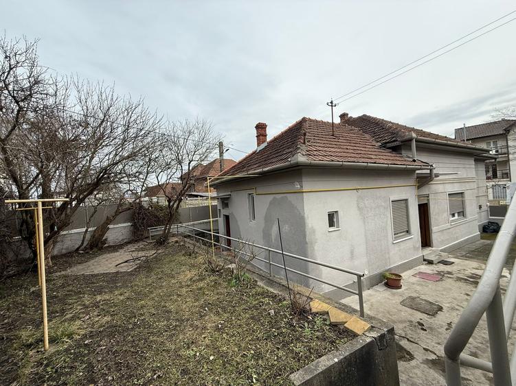 Casă individuală cu 4 camere cu Garaj în Aurel Vlaicu