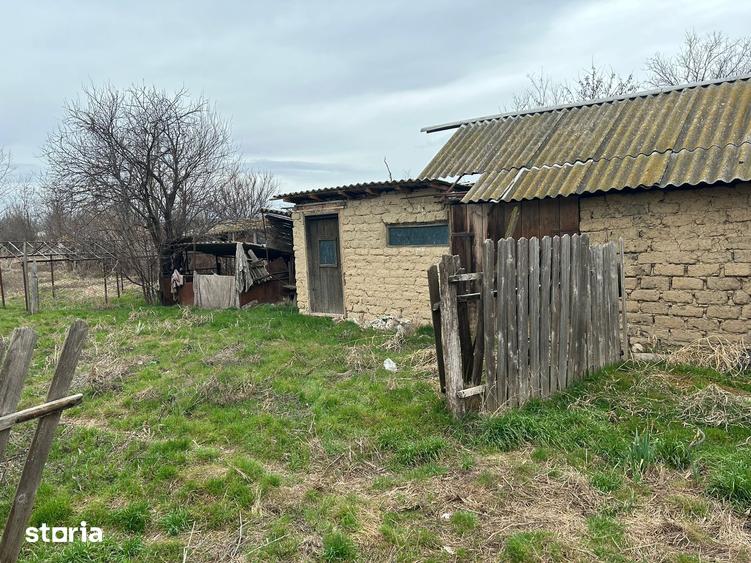 Casă cu 3 camere cu Teren 810 Mp în Năsturelu