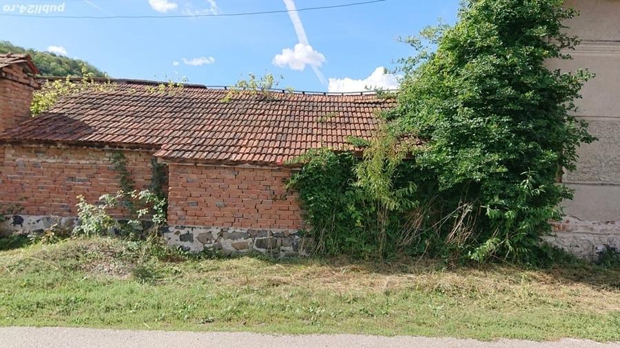 Casă cu 2 camere cu Teren 934 Mp în Tisa