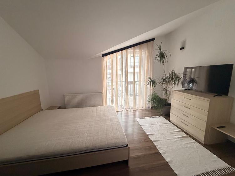 Casă cu 3 camere cu Teren 100 Mp în Tractorul