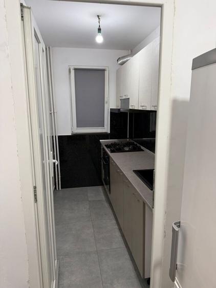 Apartament cu 2 camere semidecomandat în Giurgiului