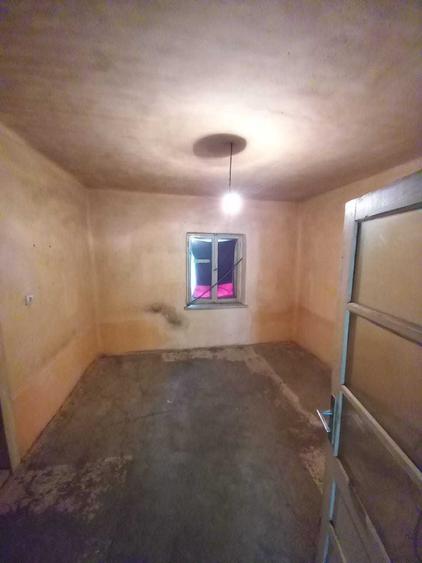 Casă cu 2 camere în Iratoșu