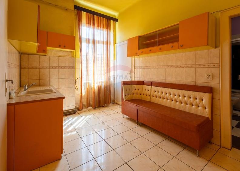 Apartament cu 4 camere semidecomandat în Iosefin