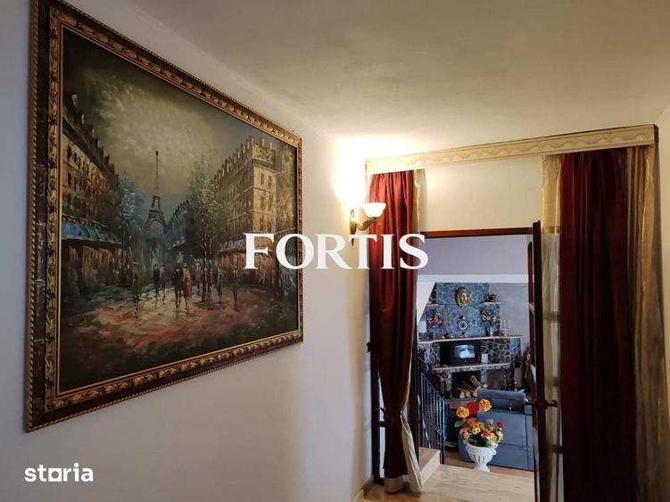 Casă cu 8 camere cu Teren 1600 Mp în Mândra