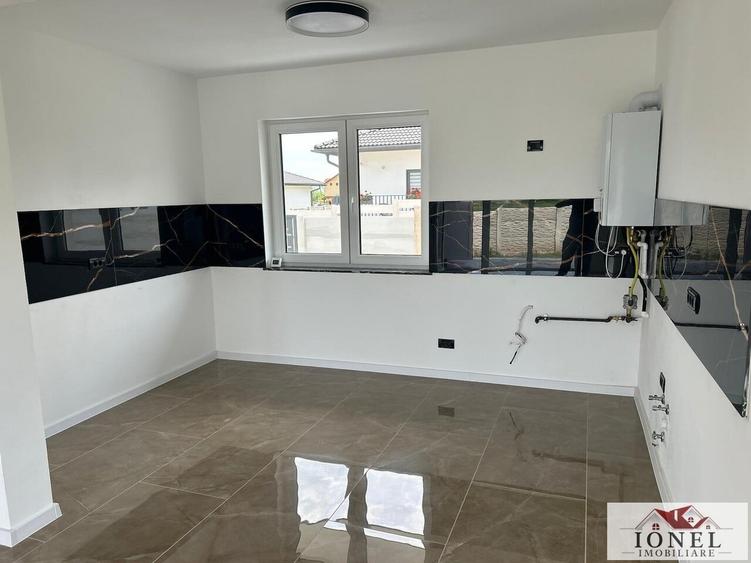Casă individuală cu 3 camere cu Teren 373 Mp în Micești