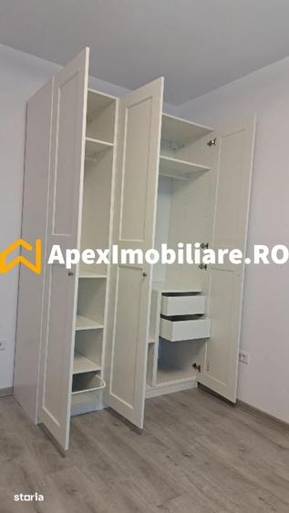 Garsonieră decomandată în Titan