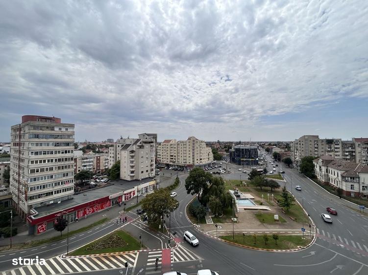 Apartament cu 2 camere decomandat în Intim