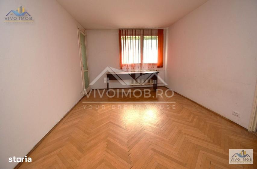 Apartament cu 3 camere semidecomandat în Titan