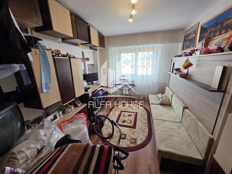 Apartament cu 3 camere decomandat în Central