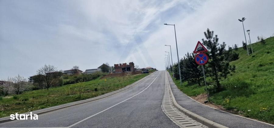 Teren intravilan 517 mp cu utiliati la drum principal in zona Tilisca - 1