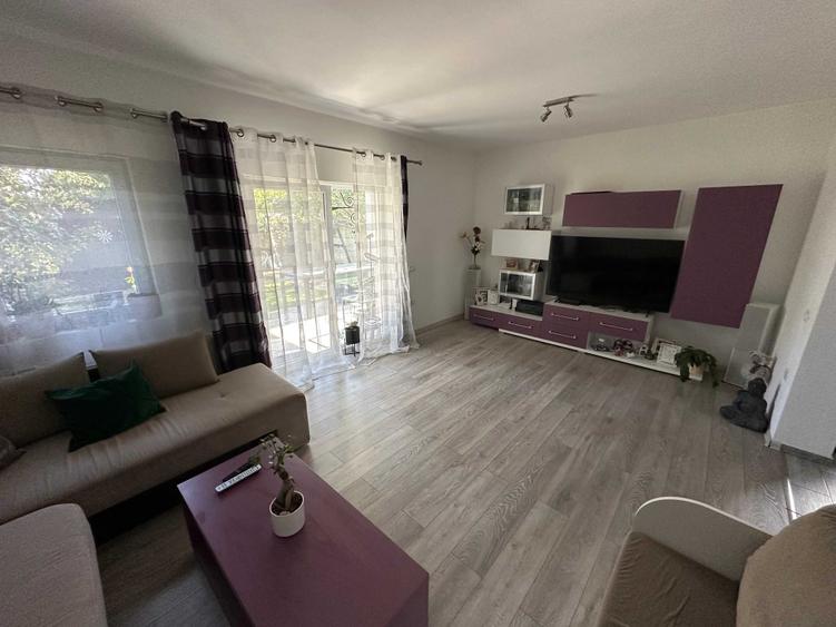 Casă cu 4 camere în Moșnița Nouă