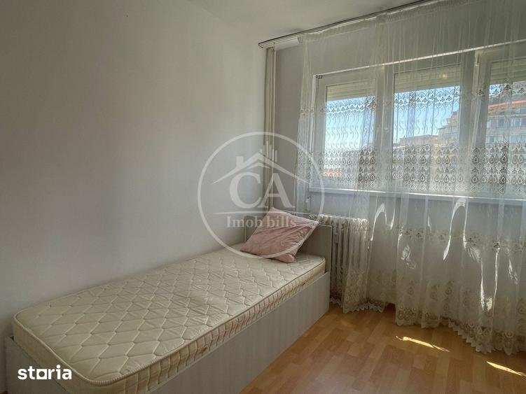 Apartament cu 3 camere decomandat în Rogerius
