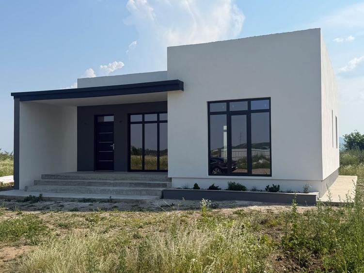 Casă cu 3 camere în Central