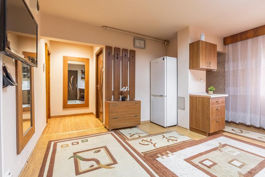 Apartament cu 3 camere decomandat, mobilat în Dumbrava 2