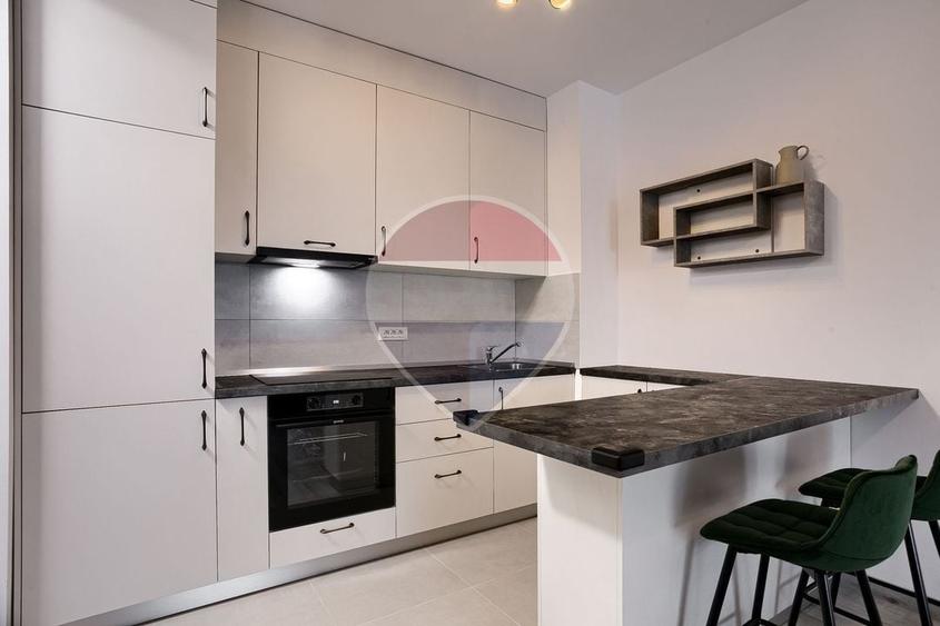 Apartament cu 2 camere semidecomandat, mobilat în UTA